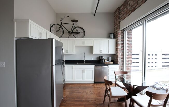 2 beds, 2 baths, 1,197 sqft, $1,940, Unit 402