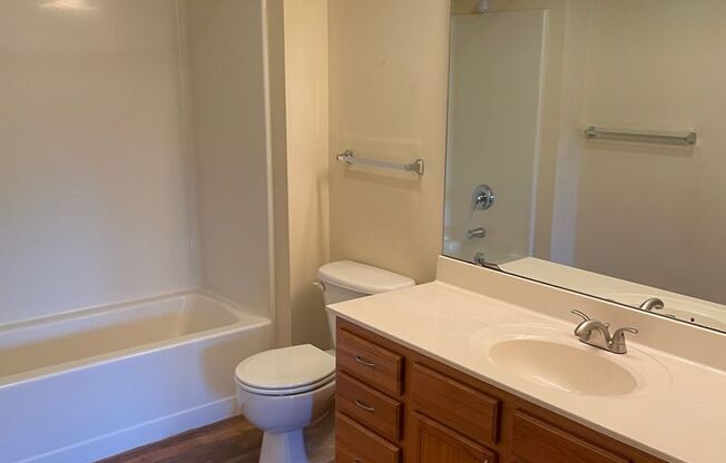 1 bed, 1 bath, 805 sqft, $1,465, Unit 927-206