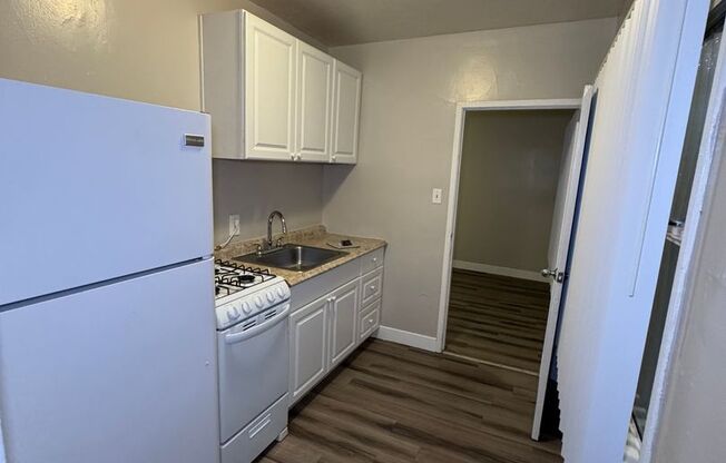 1 bed, 1 bath, 481 sqft, $2,095, Unit 04