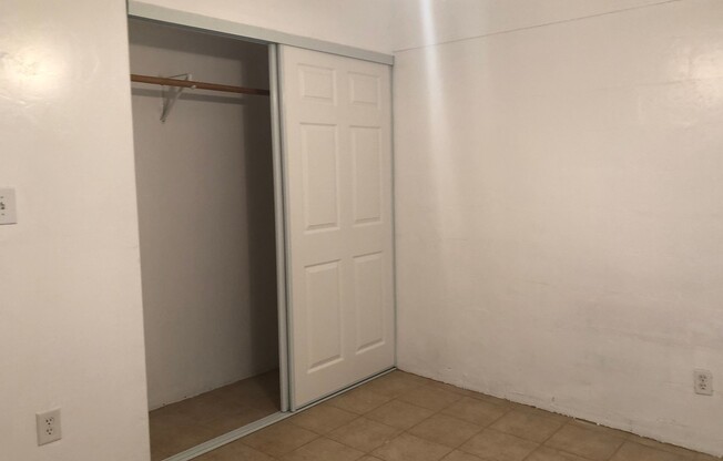 2 beds, 1 bath, $1,295