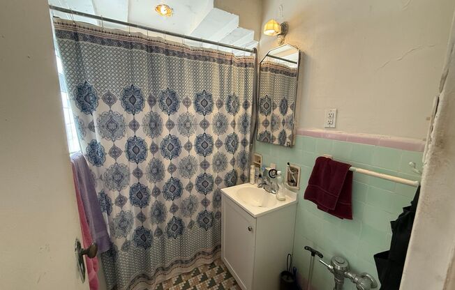 1 bed, 1 bath, $1,195, Unit 601