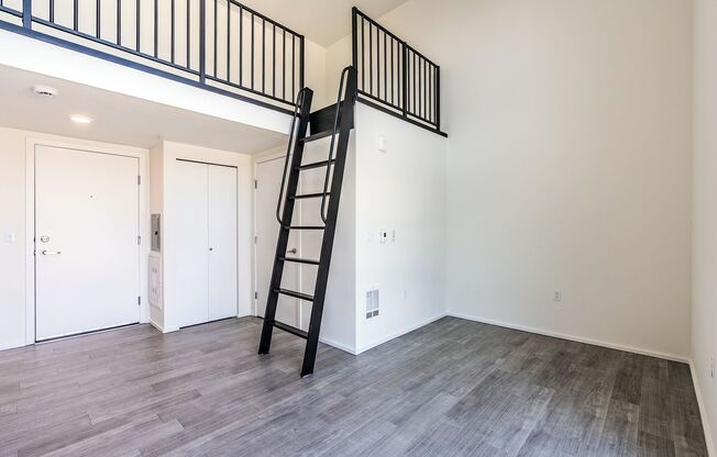 Studio, 1 bath, 439 sqft, $1,725, Unit 711