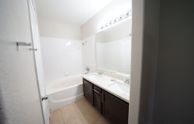 3 beds, 2 baths, $1,740, Unit Parcel #: 138-28-513-111