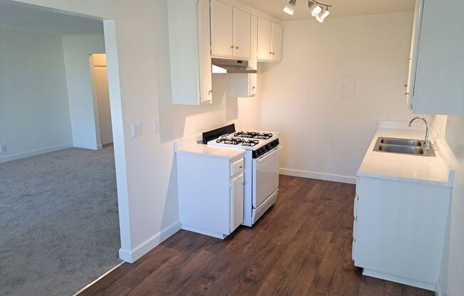 1 bed, 1 bath, 756 sqft, $1,925, Unit 50