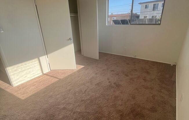 2 beds, 1 bath, $2,100