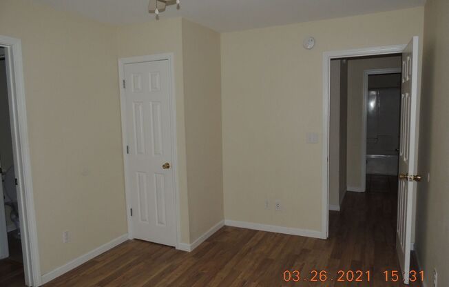 2 beds, 2 baths, $1,000, Unit # 3