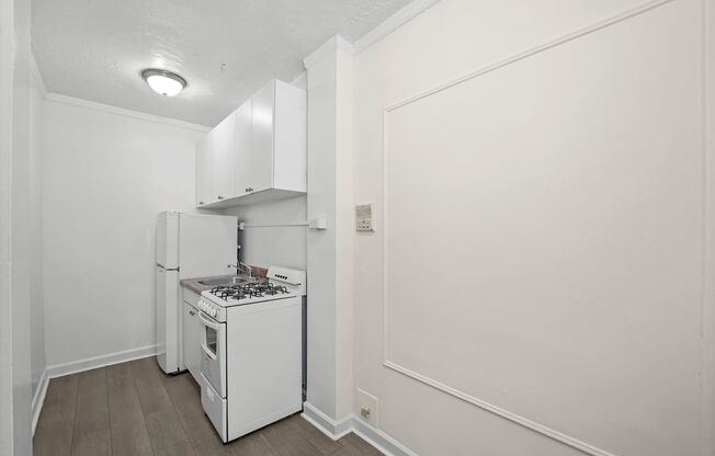 Studio, 1 bath, 383 sqft, $1,195, Unit 204