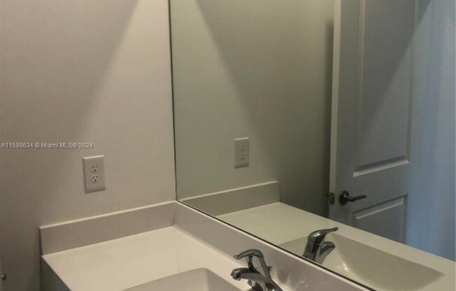 21451 NE 3 PATH