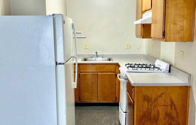 1 bed, 1 bath, $695, Unit #3