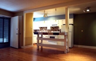 1 bed, 1 bath, 700 sqft, $1,200, Unit 10