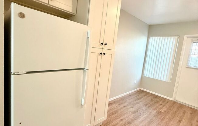 3 beds, 1 bath, 800 sqft, $2,550, Unit 1108