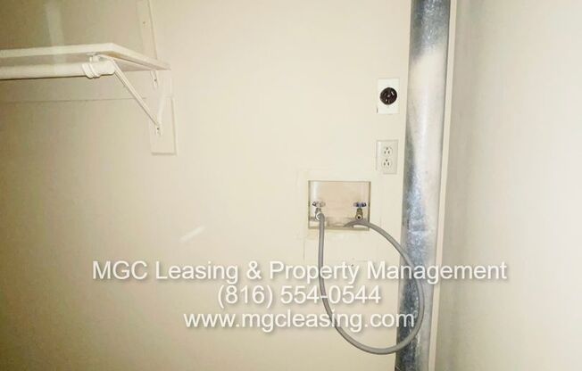 2 beds, 1 bath, $950, Unit 1560-A E 125th St