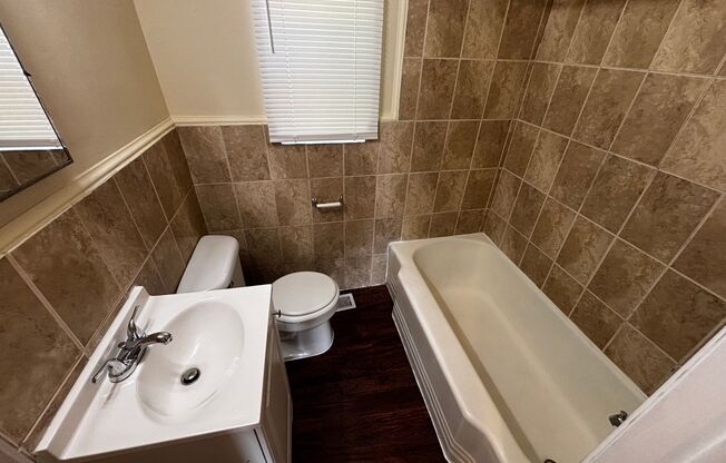 1 bed, 1 bath, $995, Unit 2405APA