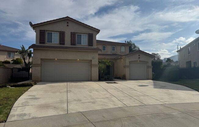 Beautiful 4 bed, 3 bath Corona home with 3 car garage for lease