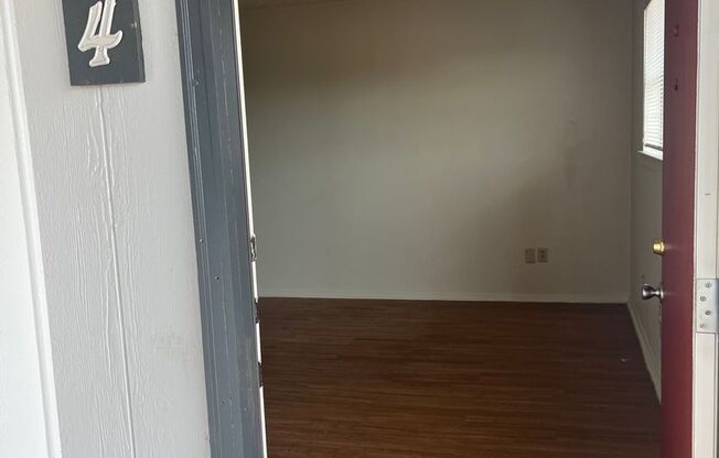 1 bed, 1 bath, 550 sqft, $650, Unit SHI 204