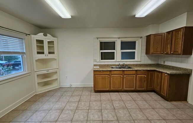 11380 Greenburg Apartments