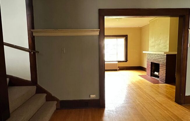 4 beds, 1 bath, $1,775, Unit 1732 E 5th Street