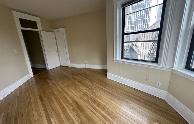 2 beds, 1 bath, 585 sqft, $3,200, Unit 124