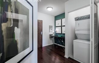 8 E 9th St