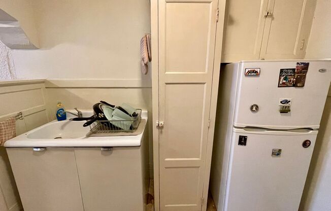 1 bed, 1 bath, $995, Unit 107