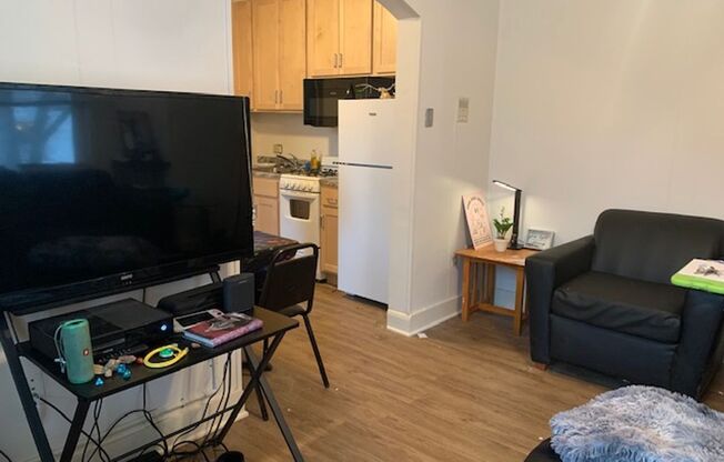 1 bed, 1 bath, $1,245