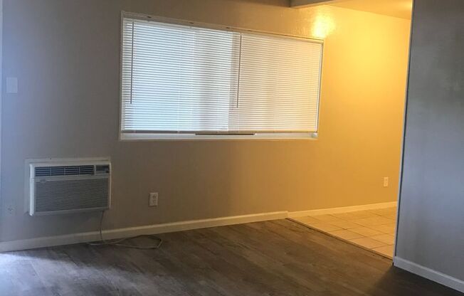 2 beds, 1 bath, $2,150, Unit T22