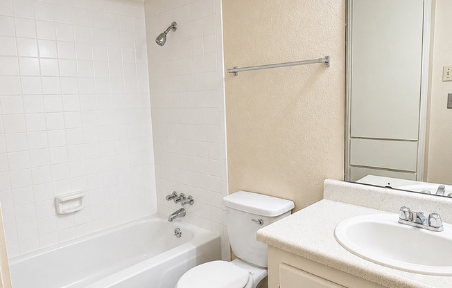 1 bed, 1 bath, 650 sqft, $950