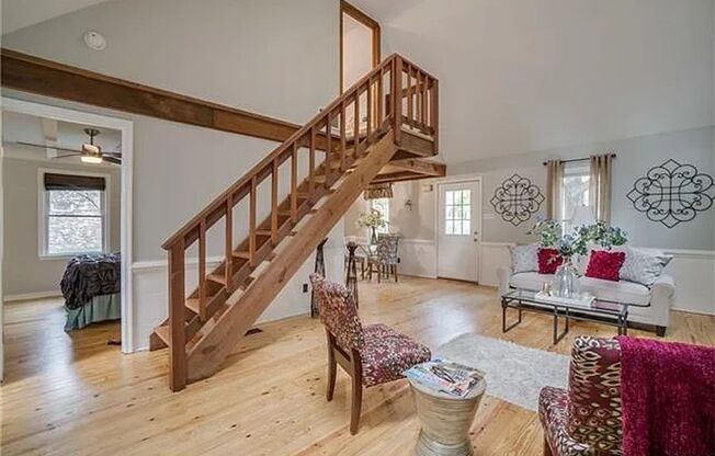 Cozy West Lake Hills Home