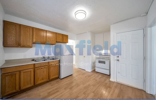 1 bed, 1 bath, 600 sqft, $1,000, Unit Unit 6