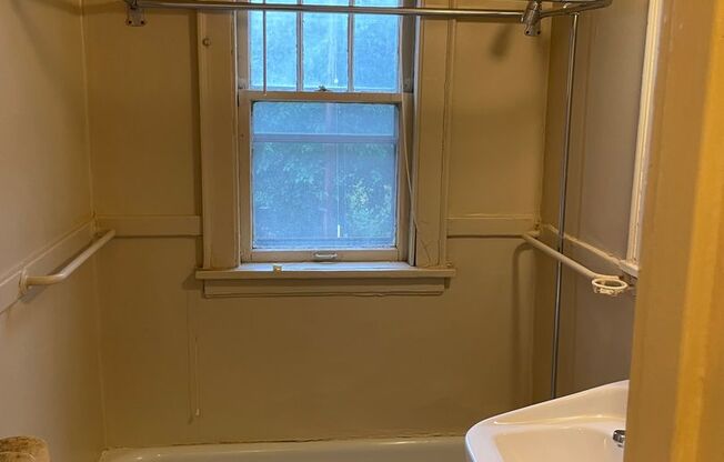 1 bed, 1 bath, 564 sqft, $1,019, Unit 211