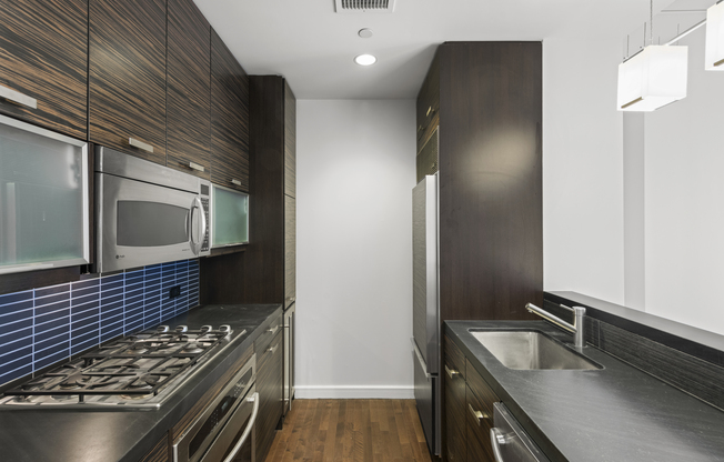 1 bed, 1 bath, 836 sqft, $7,250, Unit 15H