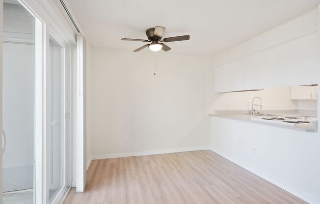 1 bed, 1 bath, 740 sqft, $1,399, Unit 1H