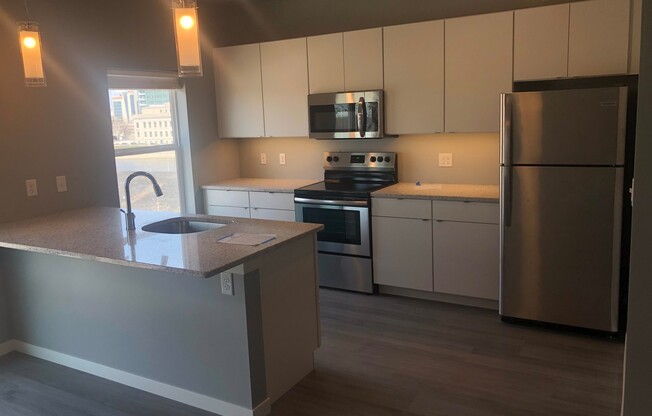 Studio, 1 bath, 482 sqft, $995, Unit Unit 304