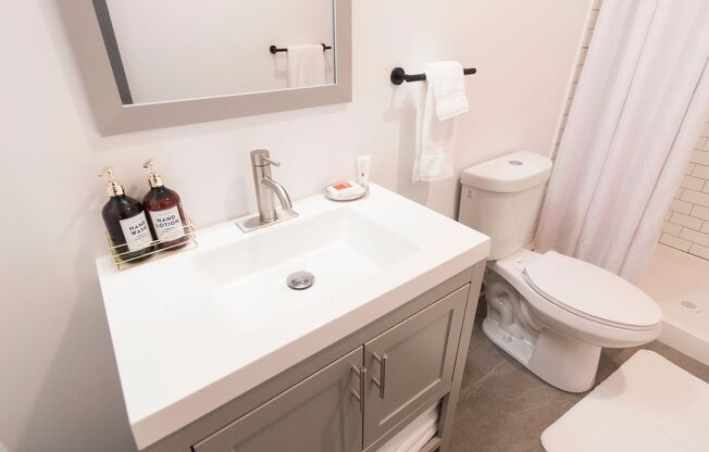 1 bed, 1 bath, $2,100, Unit 3