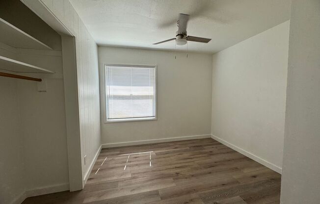 3 beds, 1 bath, $2,175, Unit 1048 Warner Ave