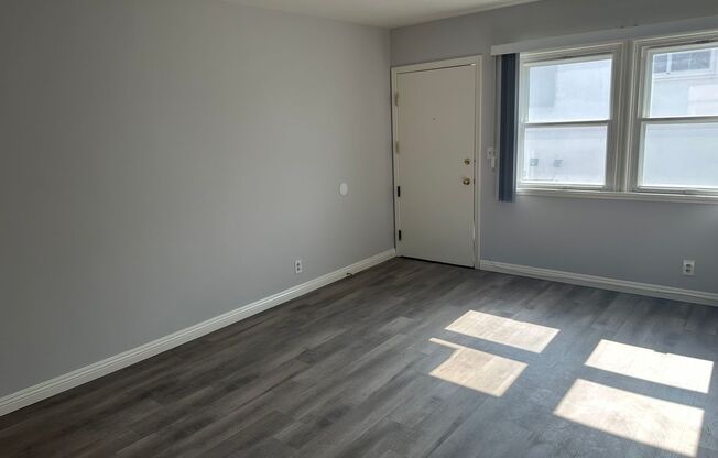 2 beds, 1 bath, $2,545, Unit 08