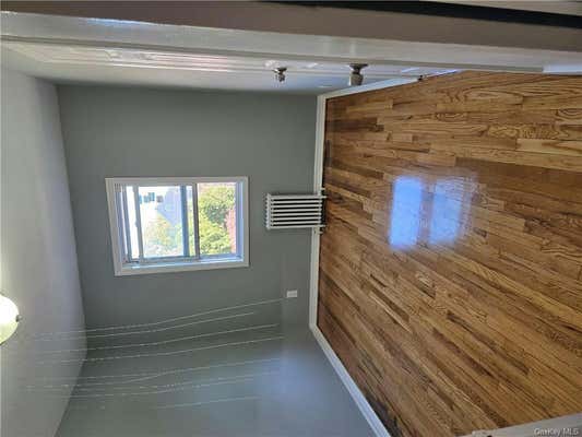 3 beds, 1 bath, 800 sqft, $3,000