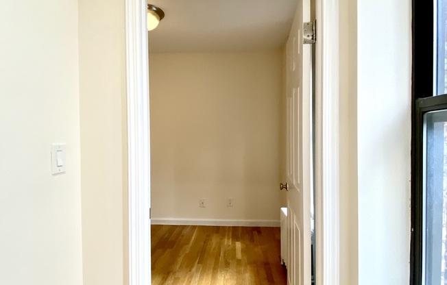 2 beds, 1 bath, $3,462, Unit 18