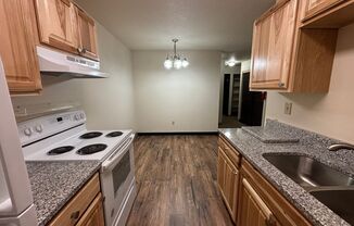 2 beds, 1 bath, $1,350, Unit 112