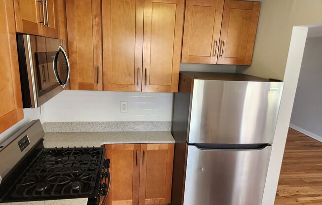 2 beds, 1 bath, 897 sqft, $2,335, Unit G-01