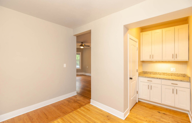 3 beds, 1 bath, 1,000 sqft, $2,500, Unit 1337-3N