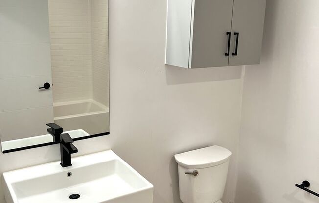 Studio, 1 bath, 406 sqft, $2,095, Unit 213