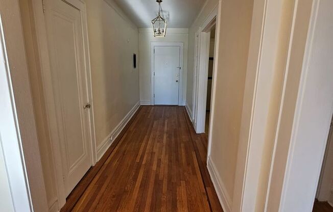 1 bed, 1 bath, 700 sqft, $2,950, Unit D7