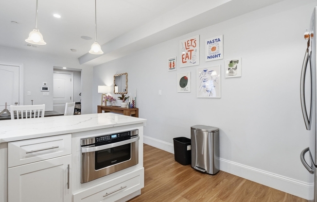 2 beds, 2 baths, 1,305 sqft, $4,800, Unit 3