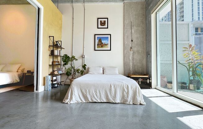 NY-style industrial loft - furnished, all costs included