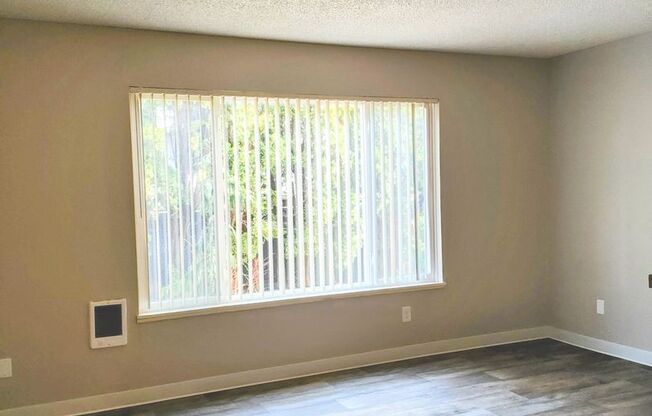 Studio, 1 bath, 355 sqft, $1,040
