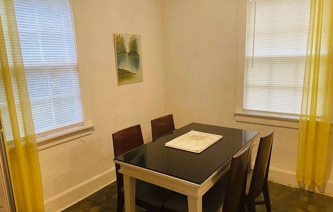 2 Bedroom/1 Bath  - $875/Mo