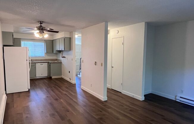 2 beds, 1.5 baths, 951 sqft, $1,700, Unit 17174