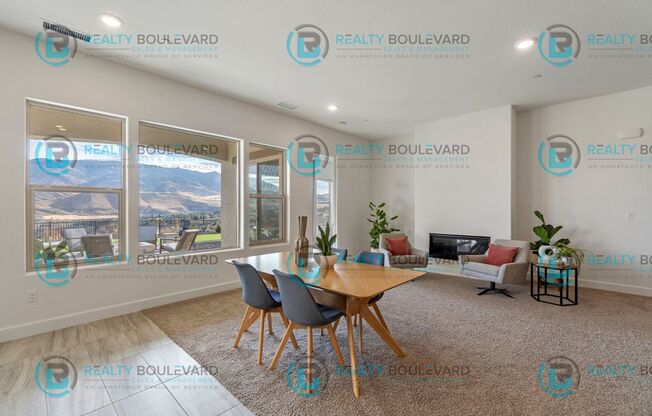 Stylish 3-Bedroom Sanctuary with Sophisticated Finishes & Sierra Views