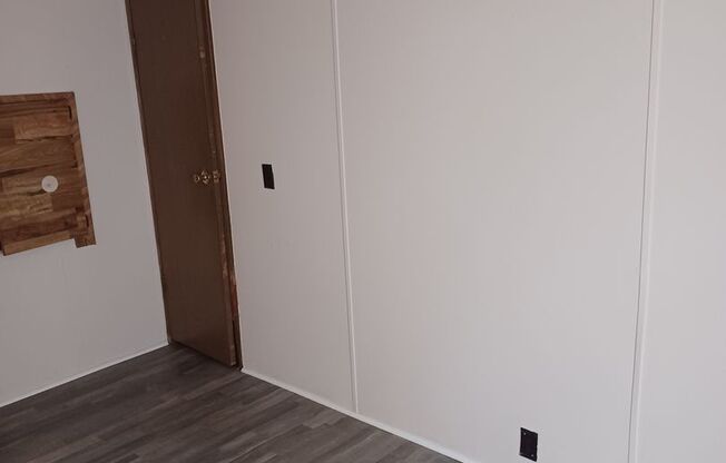 2 beds, 1 bath, $750, Unit Lot 7